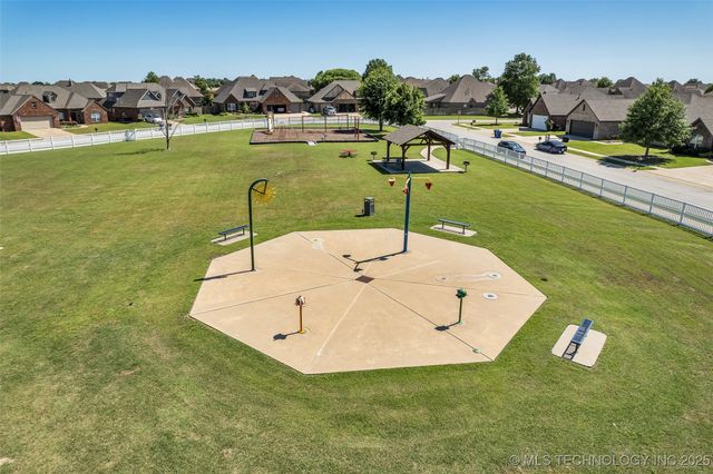 2405 13th Street, Broken Arrow, OK 74012