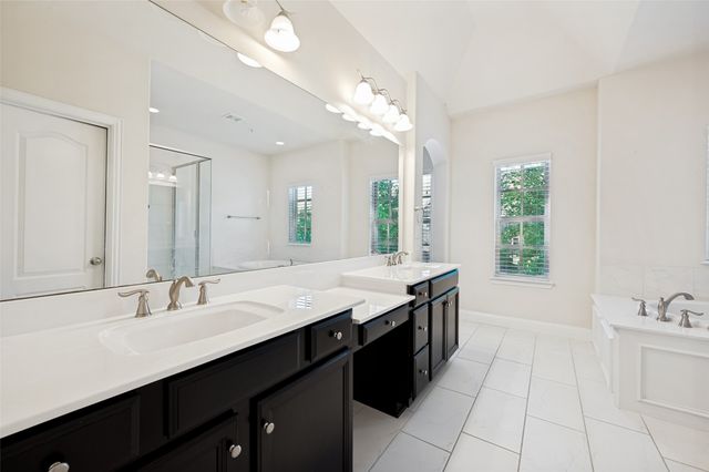 572 Waterloo Drive, Lewisville, TX 75067