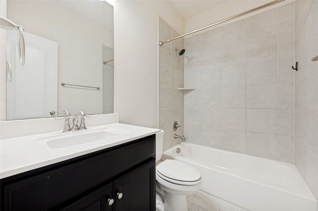 572 Waterloo Drive, Lewisville, TX 75067