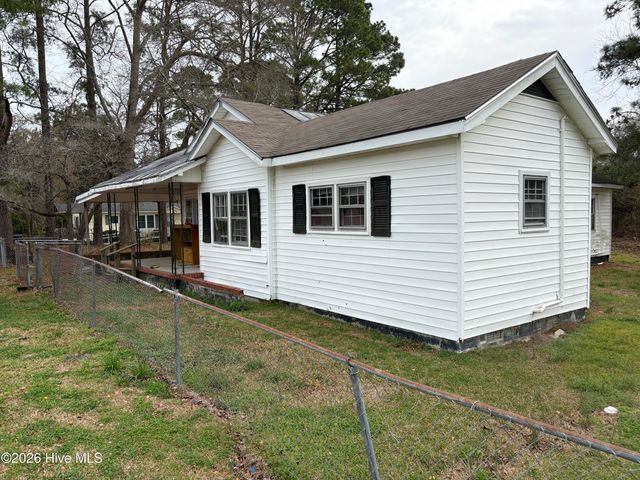 133 Hagar Lane, Pollocksville, NC 28573