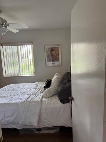 440 Pine Glen Lane B-1, Greenacres, FL 33463