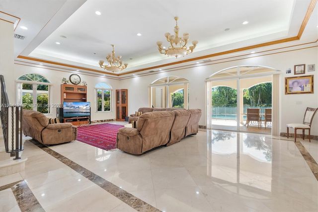 3765 Prairie Ave 3765, Miami Beach, FL 33140