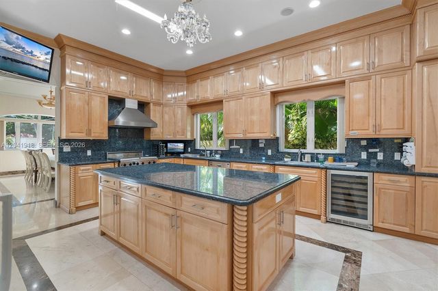 3765 Prairie Ave 3765, Miami Beach, FL 33140