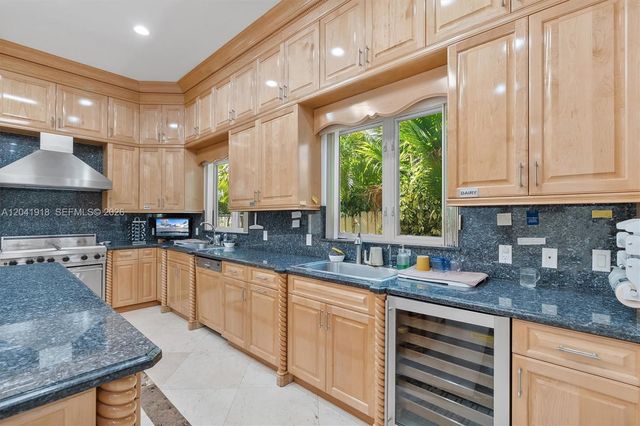 3765 Prairie Ave 3765, Miami Beach, FL 33140