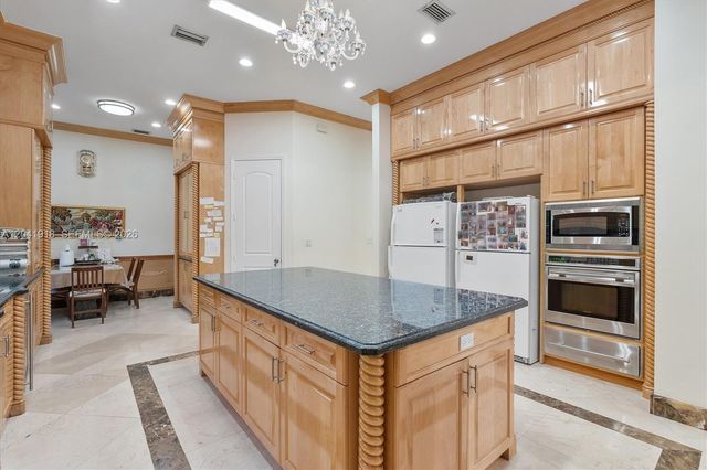 3765 Prairie Ave 3765, Miami Beach, FL 33140