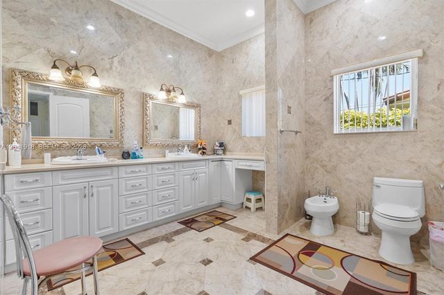 3765 Prairie Ave 3765, Miami Beach, FL 33140