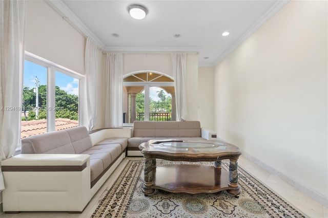 3765 Prairie Ave 3765, Miami Beach, FL 33140