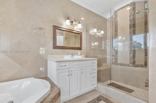 3765 Prairie Ave 3765, Miami Beach, FL 33140