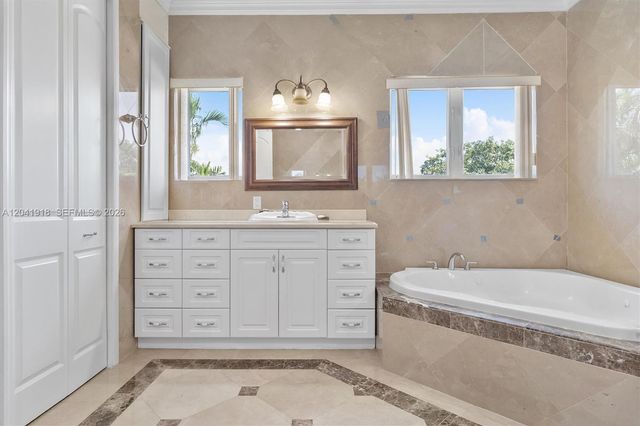 3765 Prairie Ave 3765, Miami Beach, FL 33140
