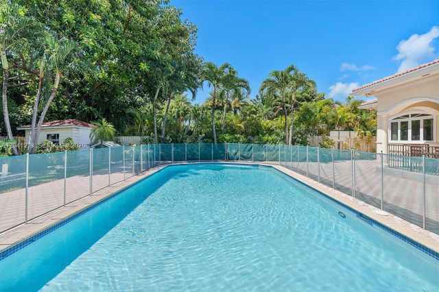 3765 Prairie Ave 3765, Miami Beach, FL 33140