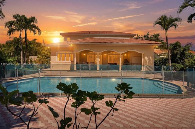 3765 Prairie Ave 3765, Miami Beach, FL 33140
