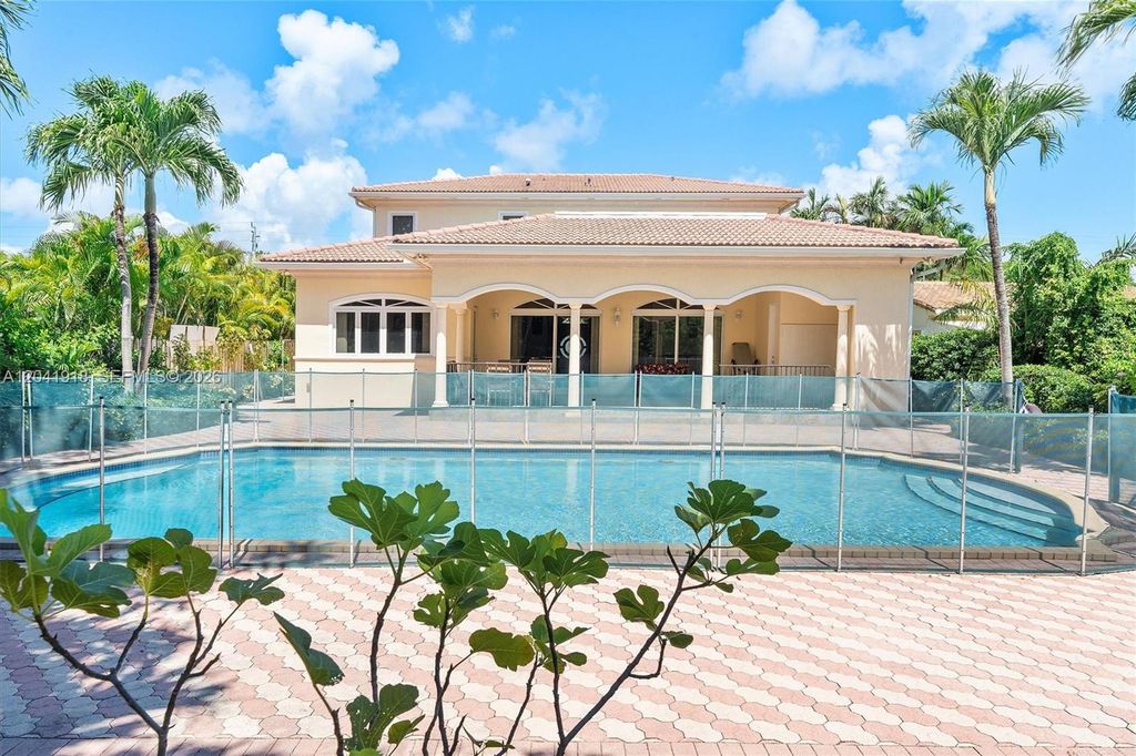 3765 Prairie Ave 3765, Miami Beach, FL 33140