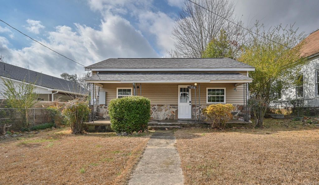 709 Ninth Street, Mena, AR 71953