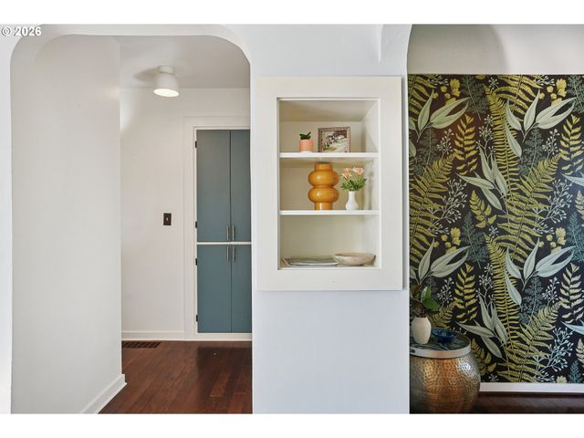 404 Ne 108TH Ave, Portland, OR 97220