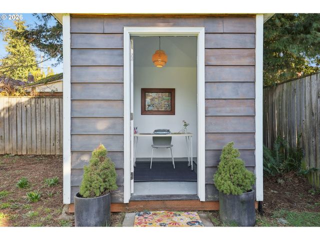 404 Ne 108TH Ave, Portland, OR 97220