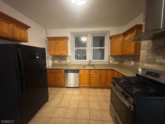 70 N Willow St, Montclair Twp., NJ 07042