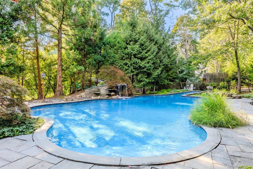 10 Redbridge Court, East Setauket, NY 11733 — photo 5