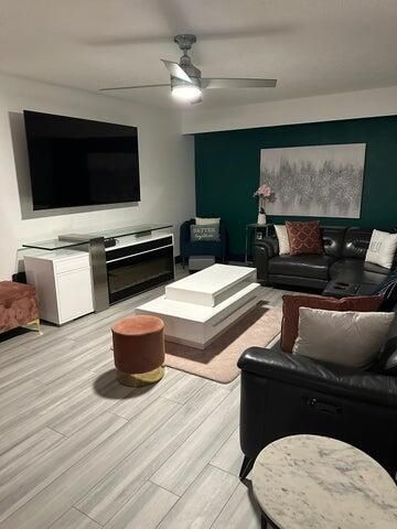 7716 77th Way, West Palm Beach, FL 33407