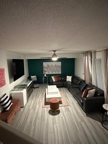 7716 77th Way, West Palm Beach, FL 33407