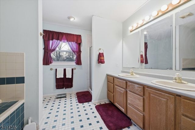 142 N Locust Lake Rd, Hope Twp., NJ 07825