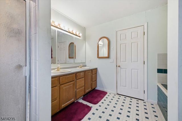 142 N Locust Lake Rd, Hope Twp., NJ 07825