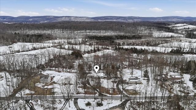 142 N Locust Lake Rd, Hope Twp., NJ 07825