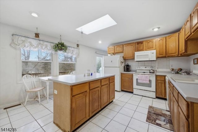 142 N Locust Lake Rd, Hope Twp., NJ 07825