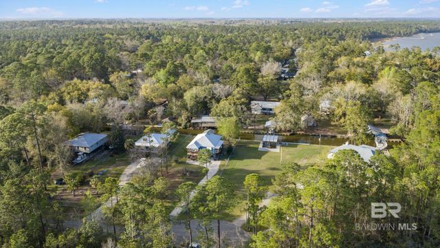 10225 Bayou Circle, Fairhope, AL 36532