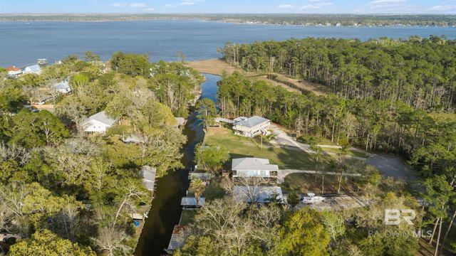 10225 Bayou Circle, Fairhope, AL 36532