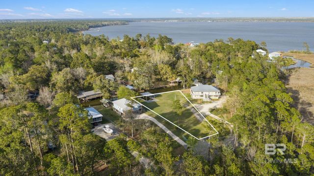 10225 Bayou Circle, Fairhope, AL 36532
