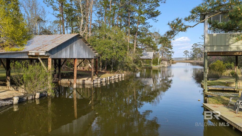 10225 Bayou Circle, Fairhope, AL 36532