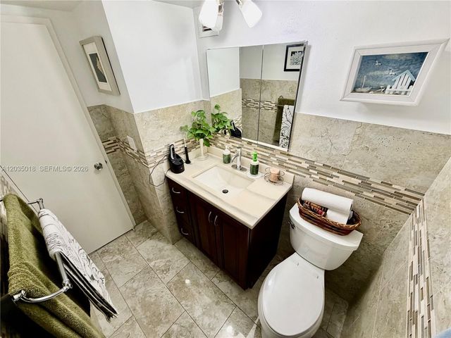 5700 Collins Avenue 14M, Miami Beach, FL 33140