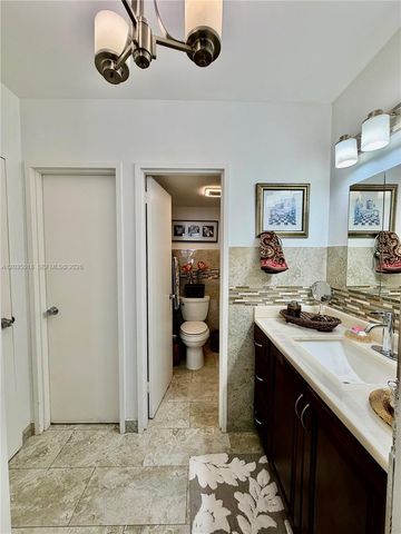 5700 Collins Avenue 14M, Miami Beach, FL 33140