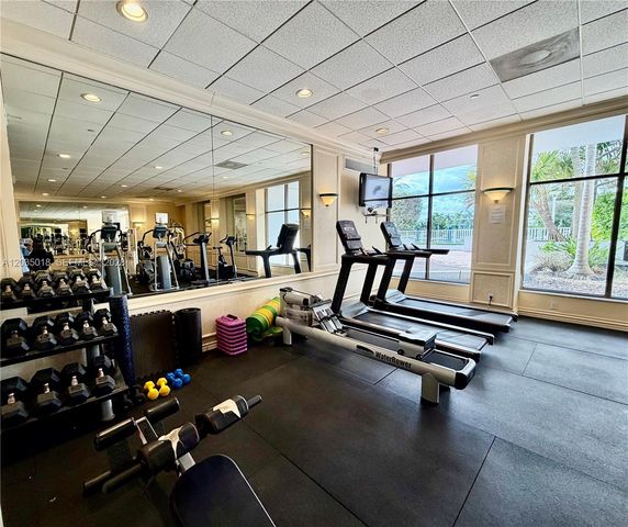 5700 Collins Avenue 14M, Miami Beach, FL 33140