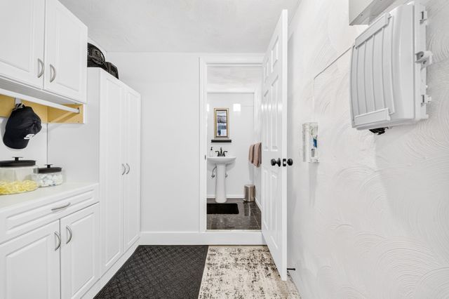 66 Sylvan St 66, Melrose, MA 02176