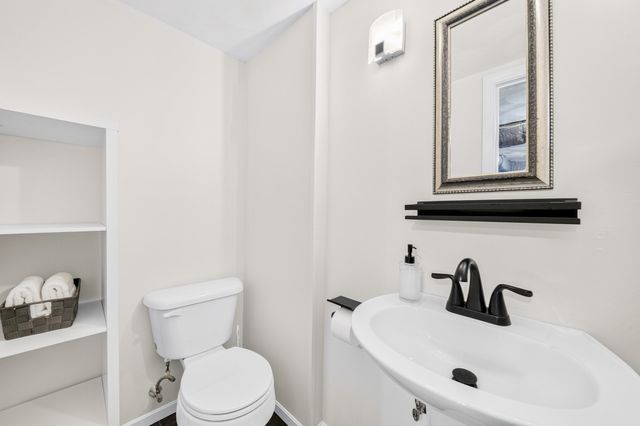 66 Sylvan St 66, Melrose, MA 02176