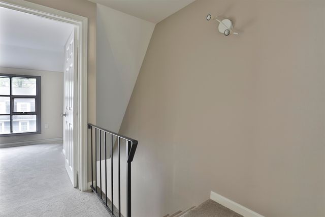 37 Cannongate III Road, Nashua, NH 03063