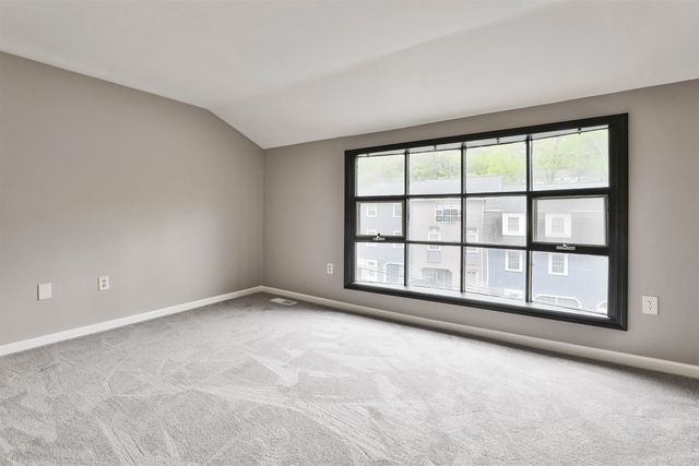 37 Cannongate III Road, Nashua, NH 03063