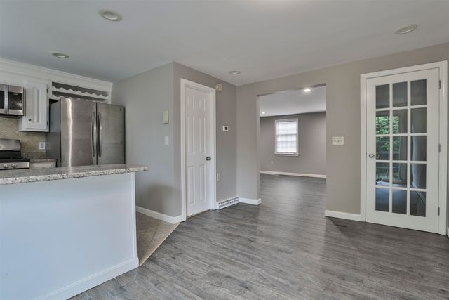 37 Cannongate III Road, Nashua, NH 03063