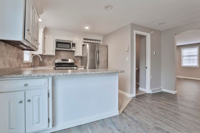 37 Cannongate III Road, Nashua, NH 03063