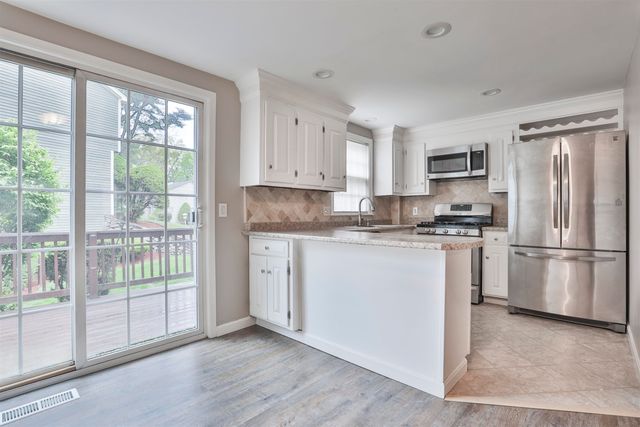 37 Cannongate III Road, Nashua, NH 03063