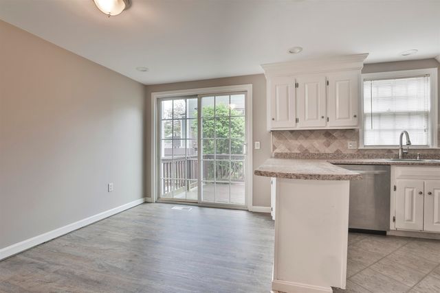 37 Cannongate III Road, Nashua, NH 03063
