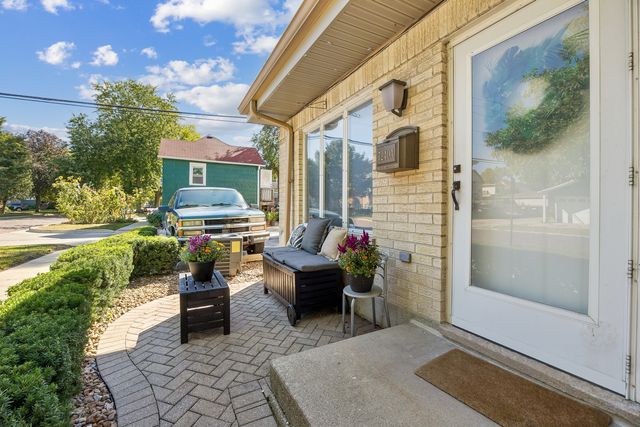 7240 DIXON Street A, Forest Park, IL 60130