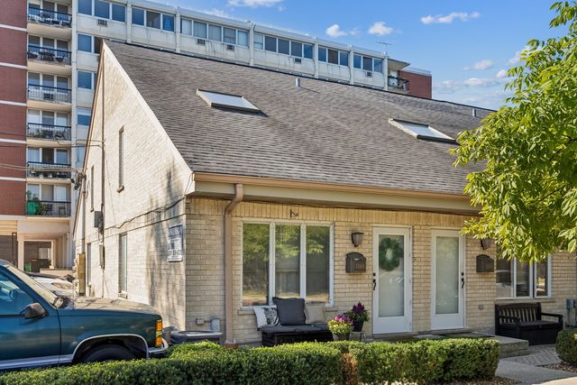 7240 DIXON Street A, Forest Park, IL 60130