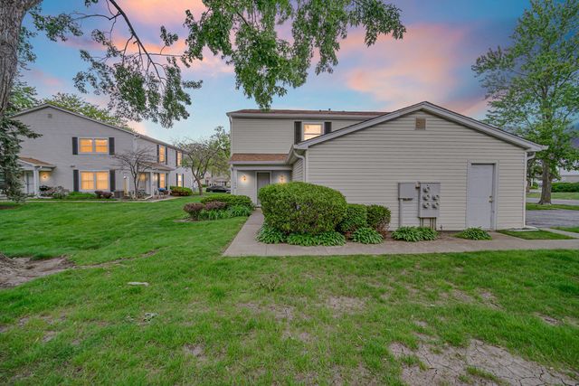 1193 E Barberry Lane B, Palatine, IL 60074