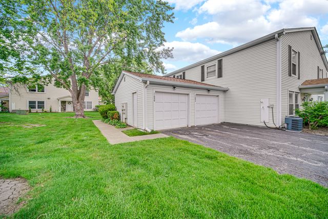 1193 E Barberry Lane B, Palatine, IL 60074