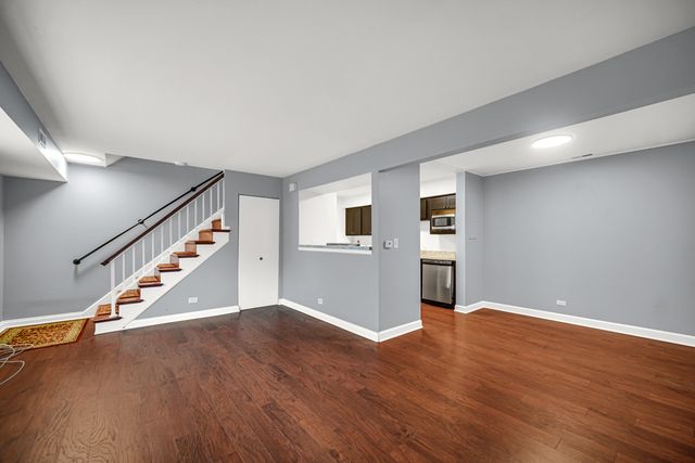 1193 E Barberry Lane B, Palatine, IL 60074