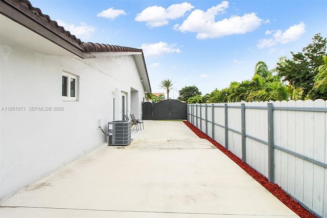 6301 SW 149th Ct, Miami, FL 33193