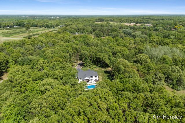 8571 Young Avenue NE, Rockford, MI 49341