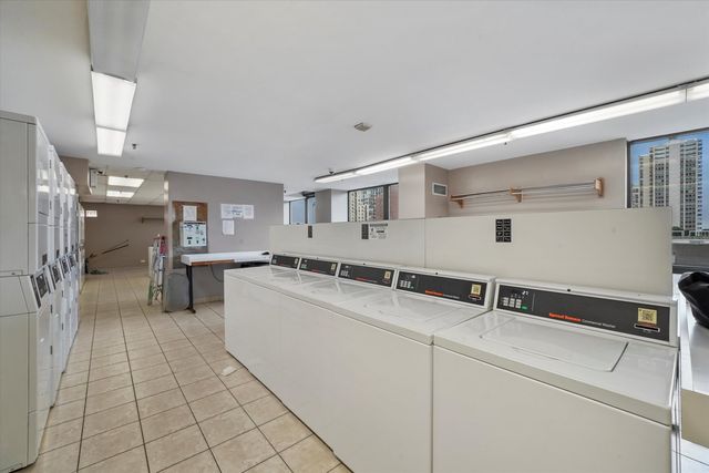 1122 N Clark Street 2202, Chicago, IL 60610